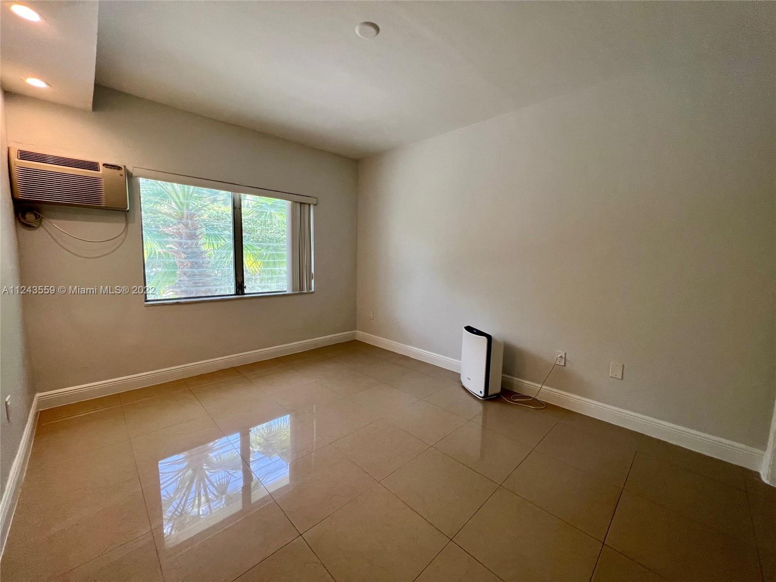 HARBOR ISLAND - Residential Lease