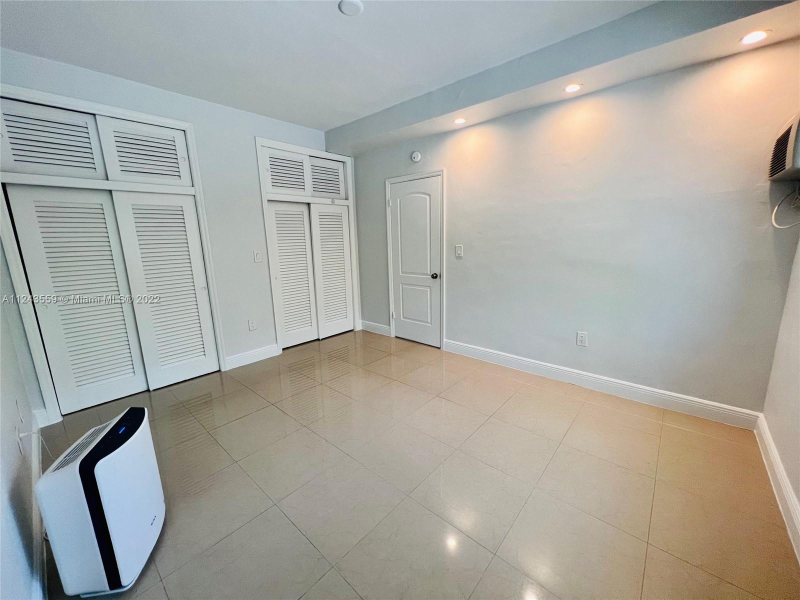 HARBOR ISLAND - Residential Lease