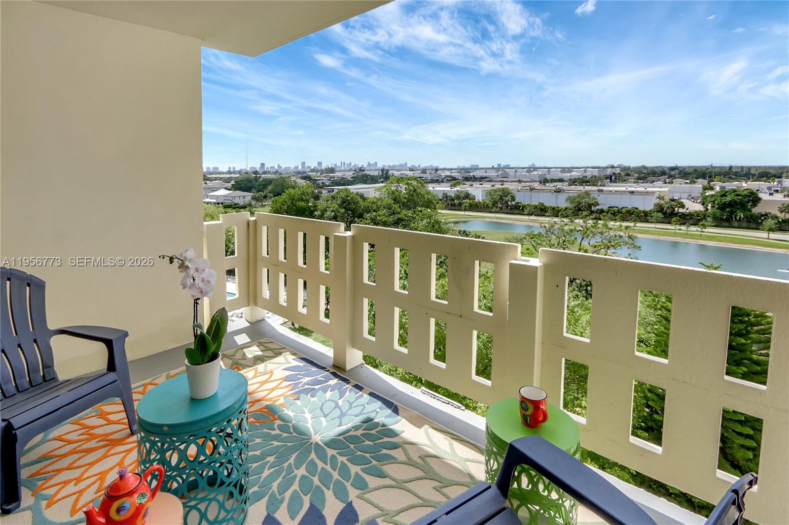 HILLCREST EAST NO 23 COND - Residential