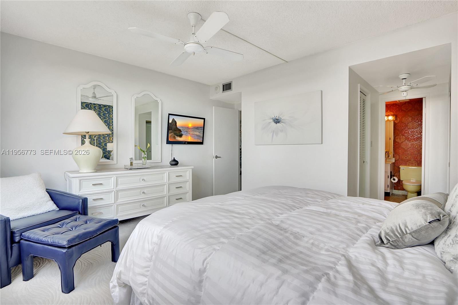 HILLCREST EAST NO 23 COND - Residential