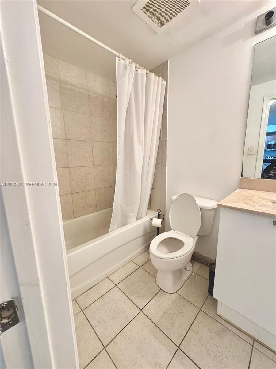 HOLLYWOOD STATION RES CON - Residential