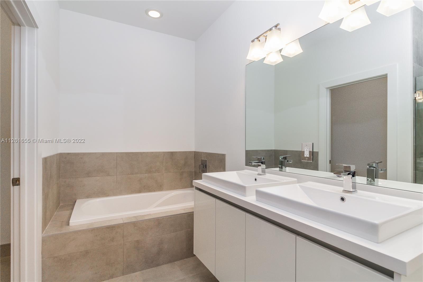 Doral Palms - Residential Lease
