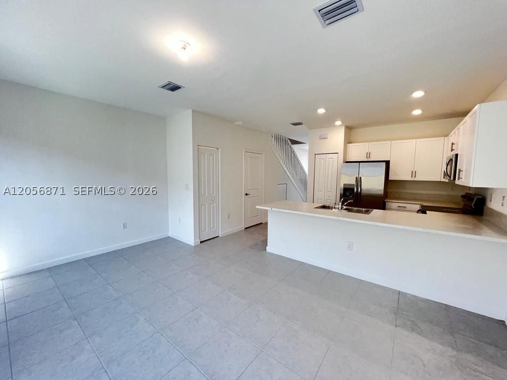 CORSICA SILVER PALM - Residential Lease