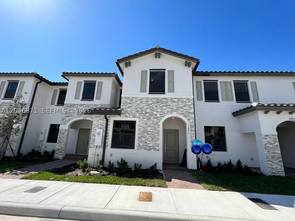 CORSICA SILVER PALM - Residential Lease