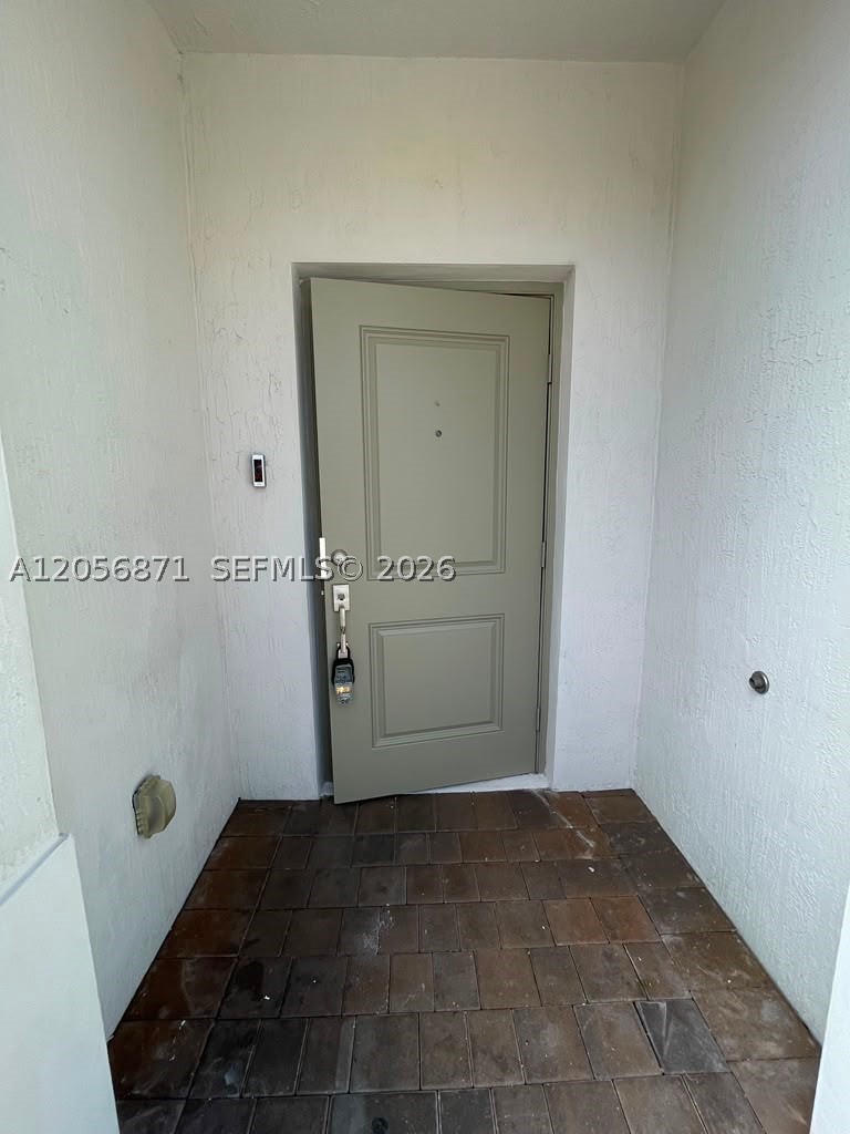 CORSICA SILVER PALM - Residential Lease