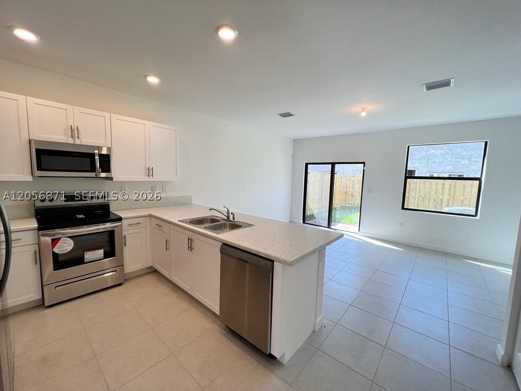 CORSICA SILVER PALM - Residential Lease