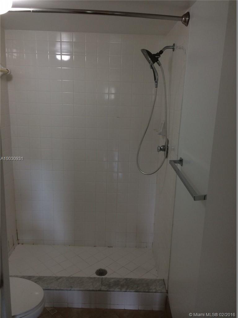 SUMMERBREEZE CONDO - Residential Lease