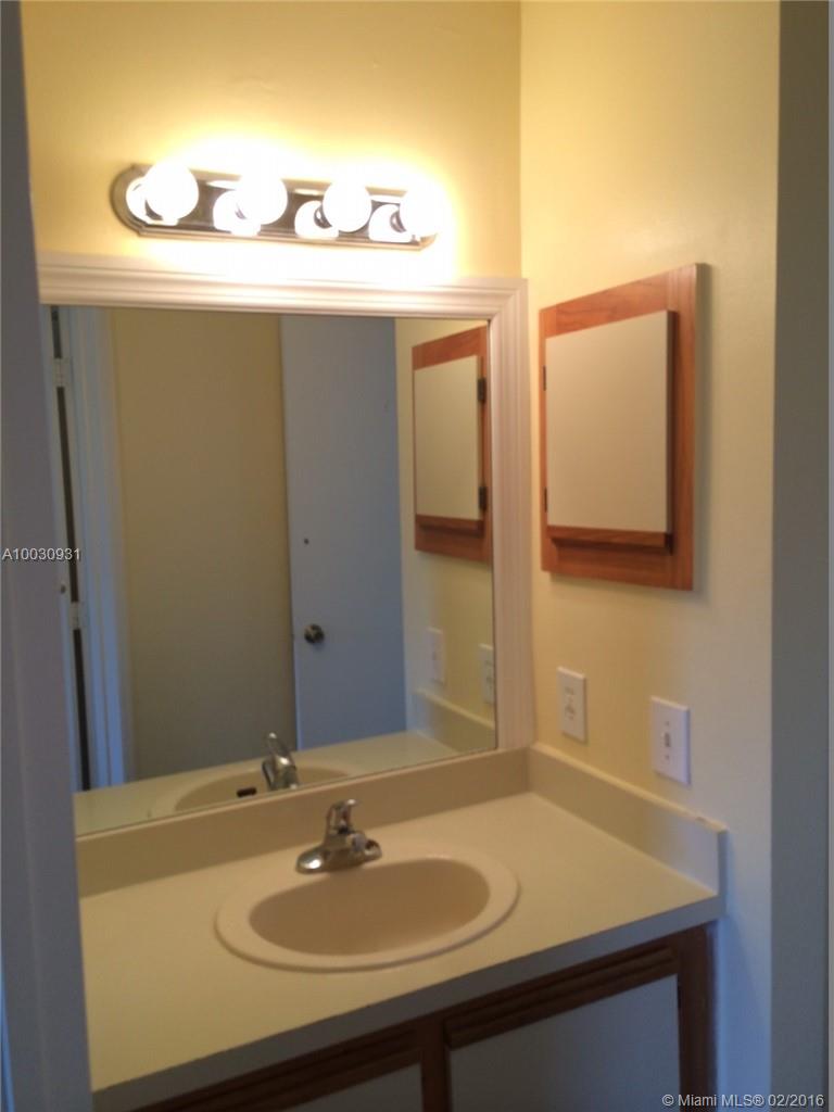 SUMMERBREEZE CONDO - Residential Lease