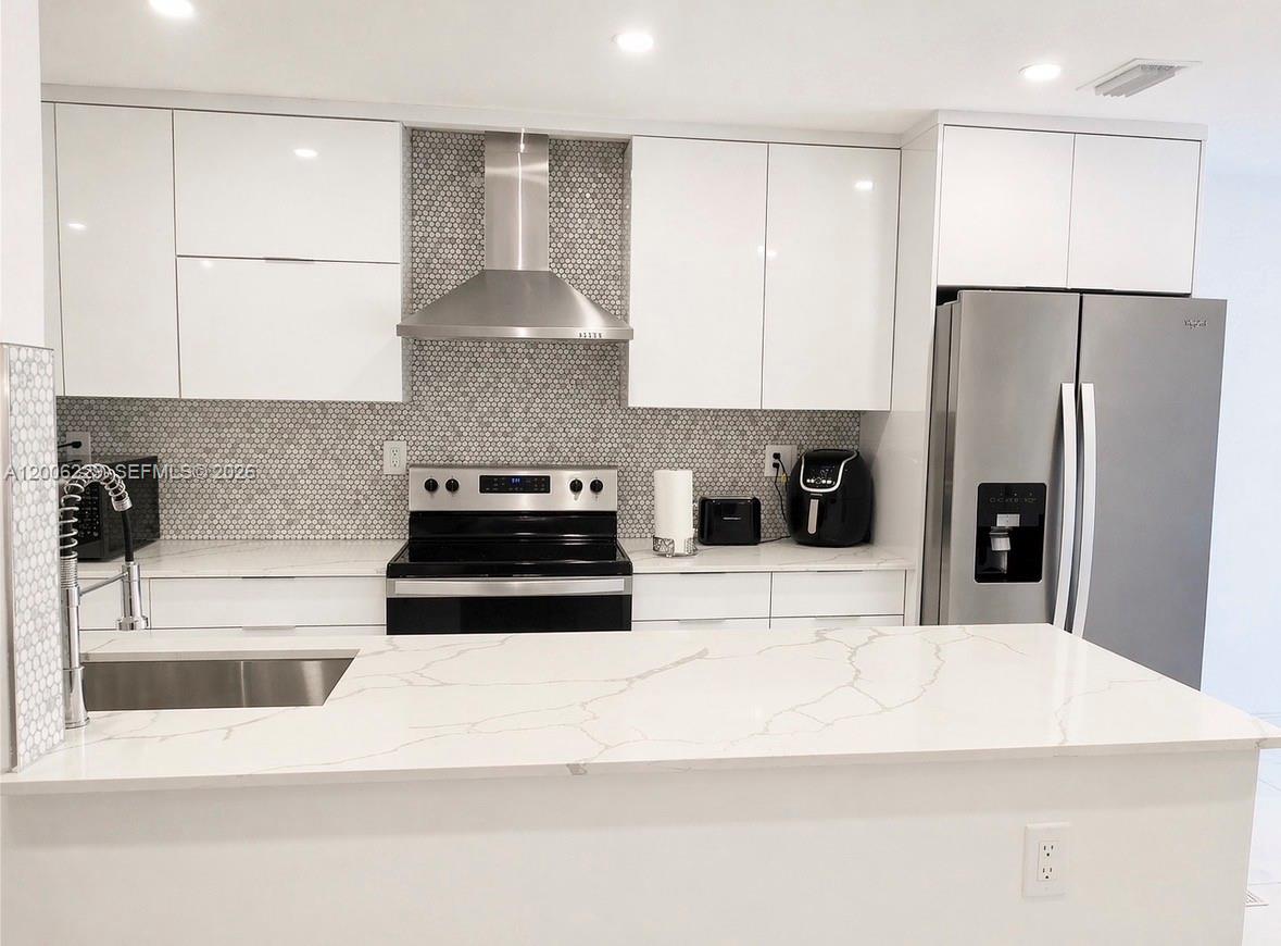 TOWNHOUSES AT JACARANDA C - Residential