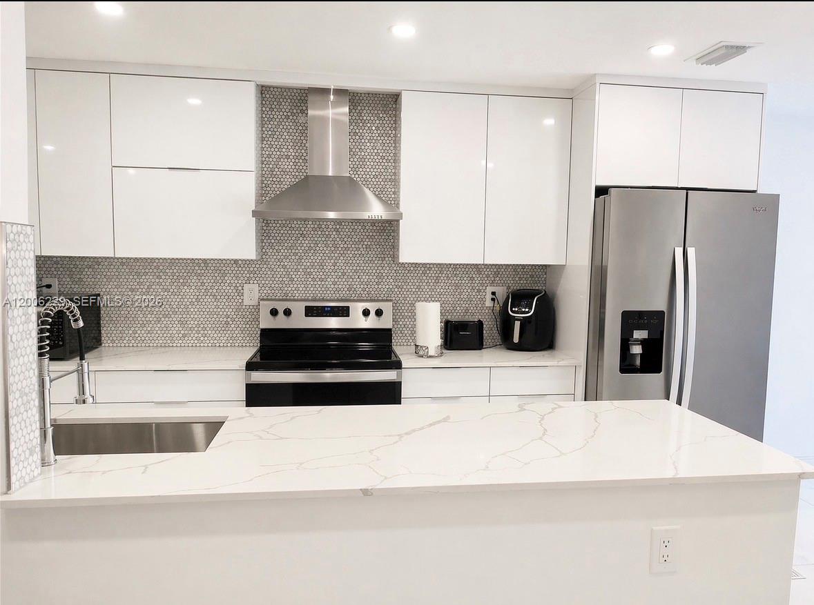 TOWNHOUSES AT JACARANDA C - Residential