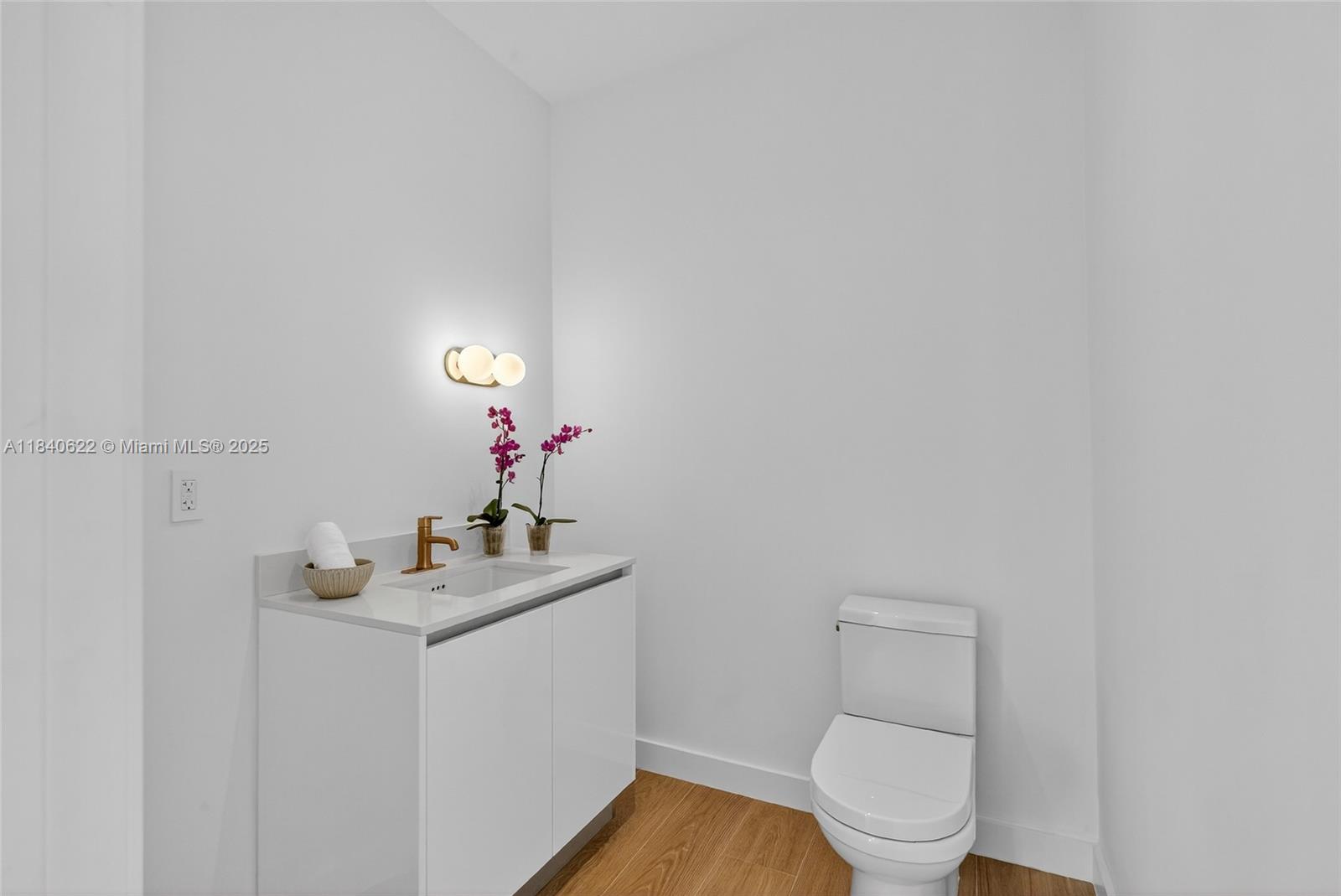 2655 SOUTH BAYSHORE DRIVE - Residential