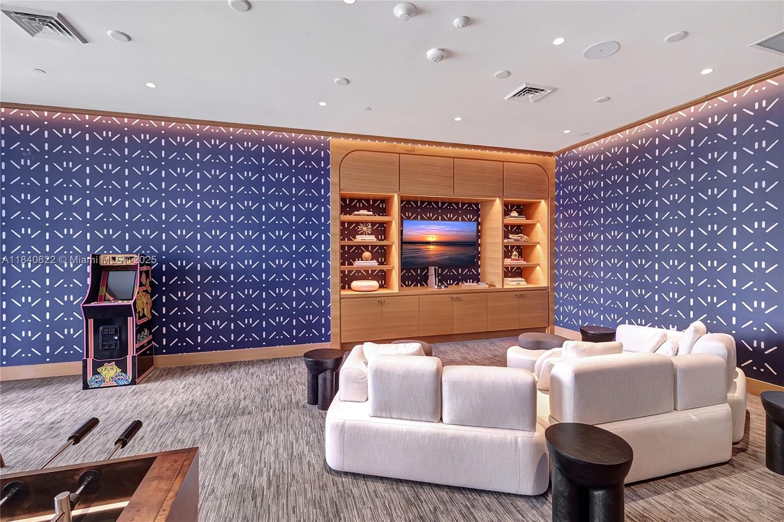 2655 SOUTH BAYSHORE DRIVE - Residential