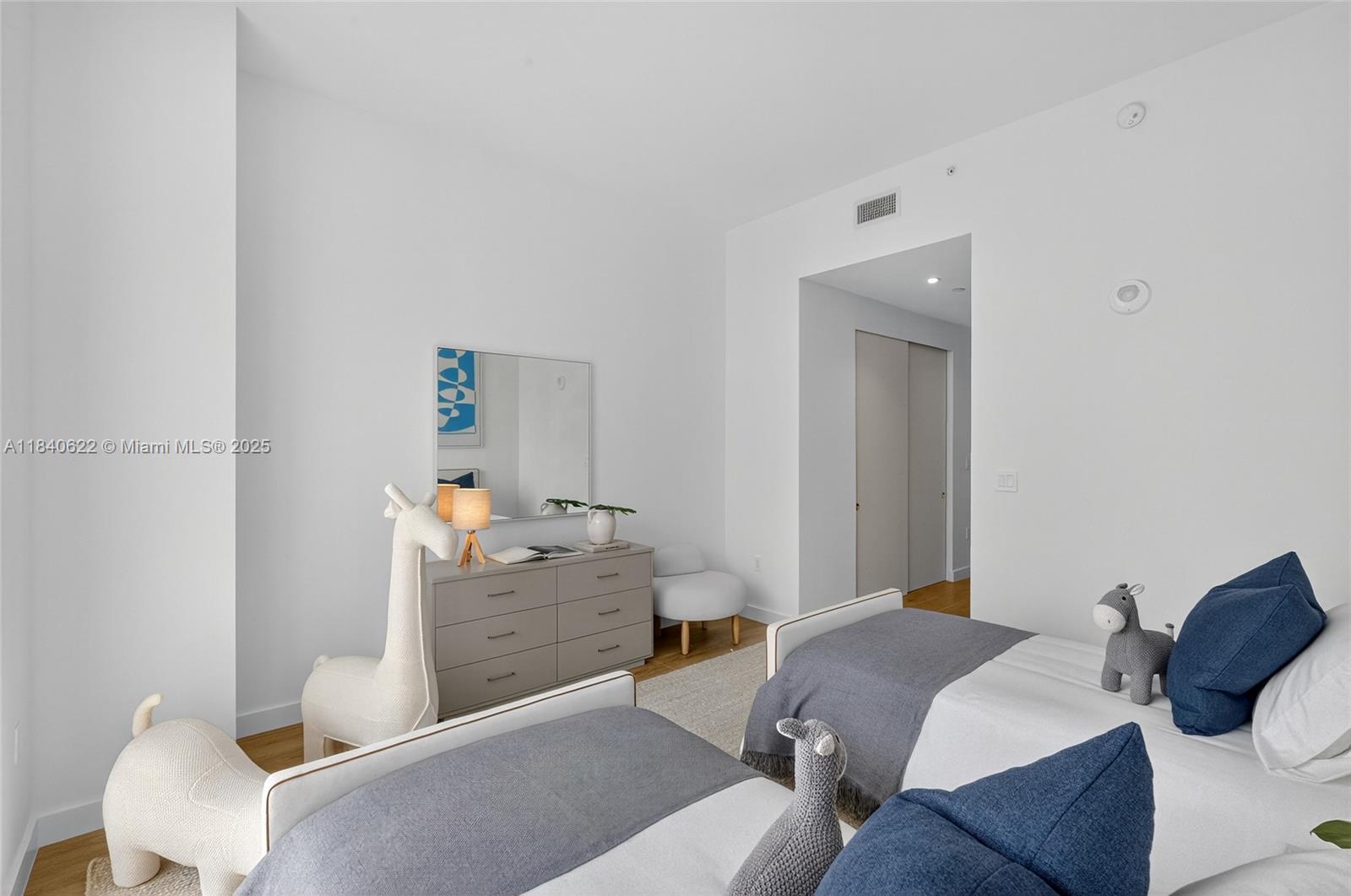 2655 SOUTH BAYSHORE DRIVE - Residential