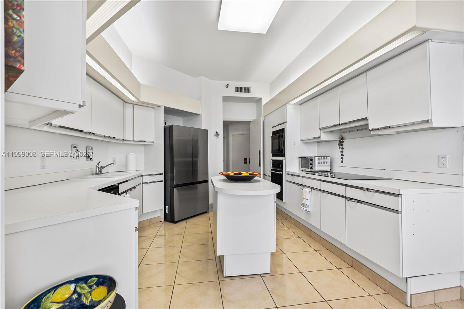 ONE ISLAND PLACE - Residential