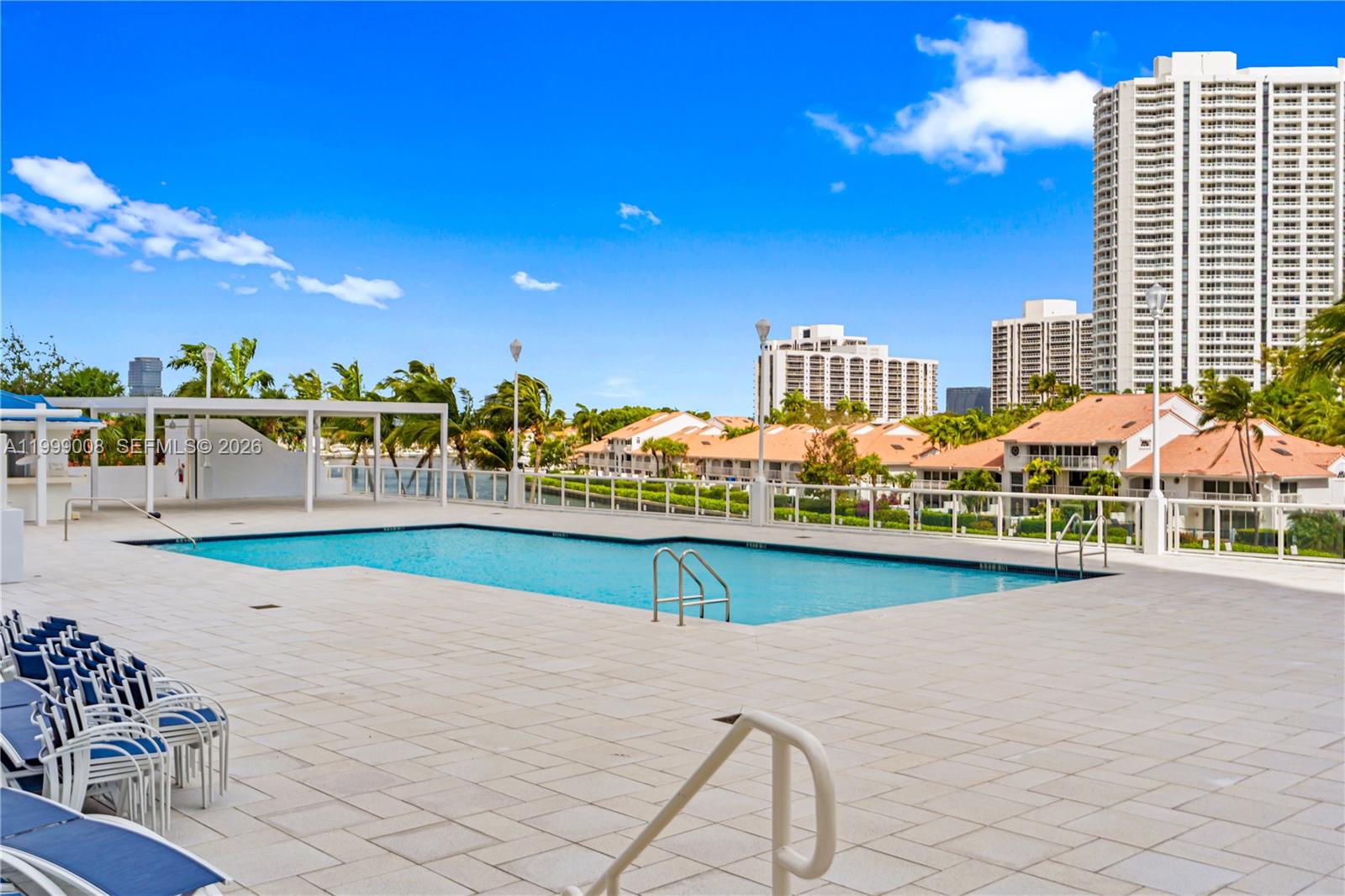 ONE ISLAND PLACE - Residential