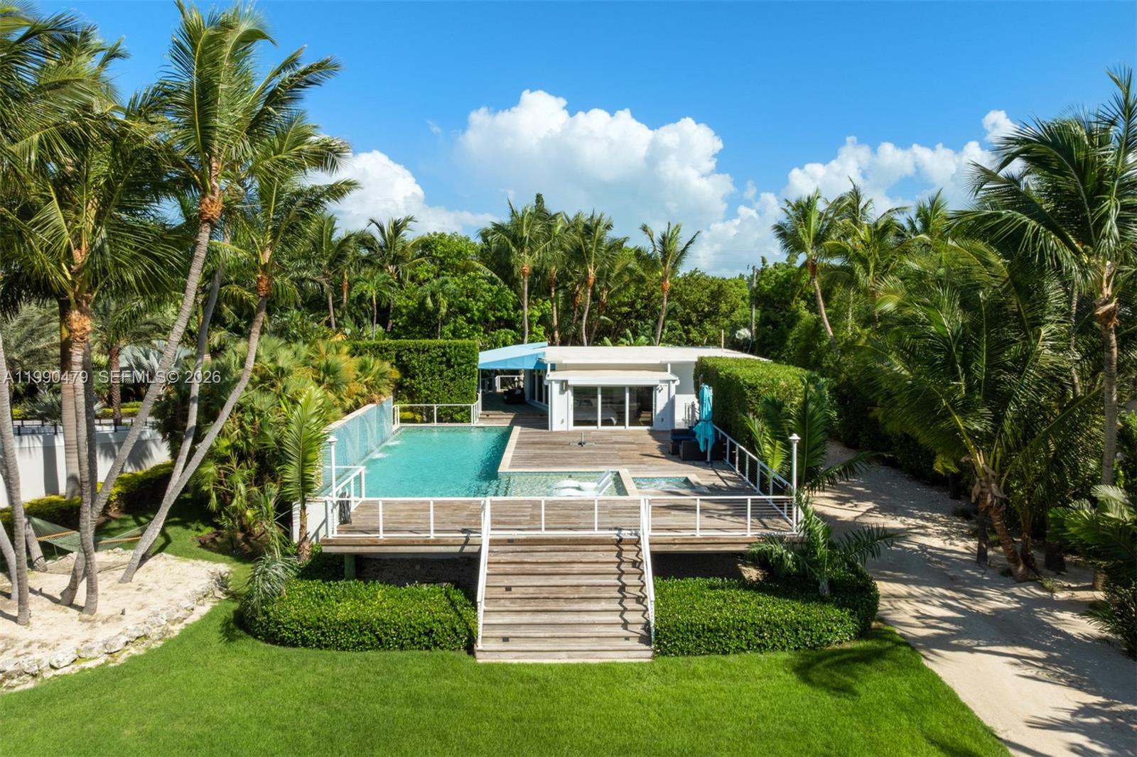 PLANTATION BEACH - Residential