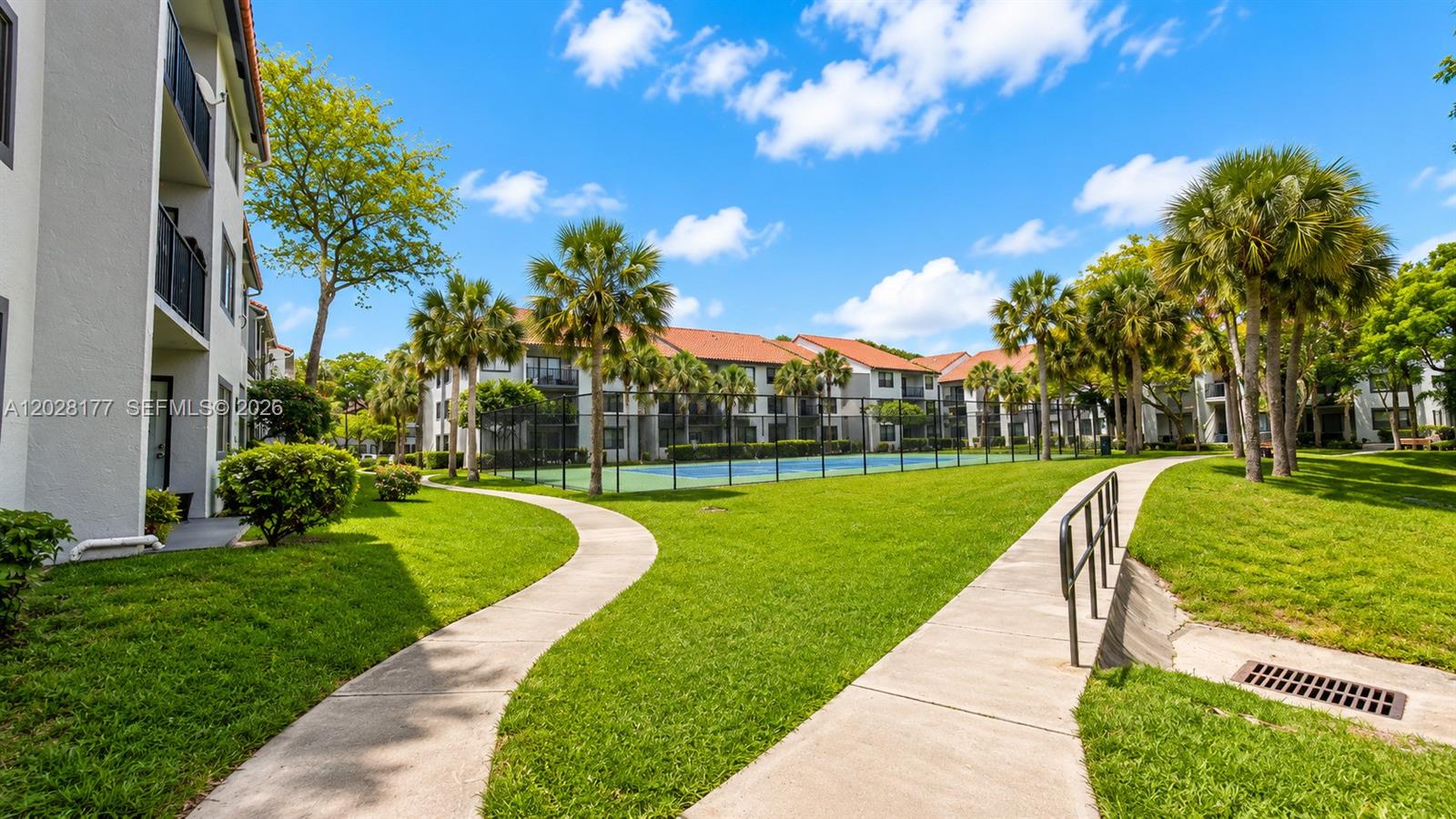 VISCONTI CONDO - Residential