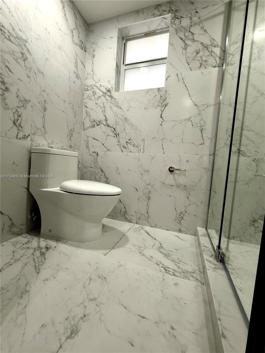 VILLAS OF MIAMI LAKES CON - Residential Lease