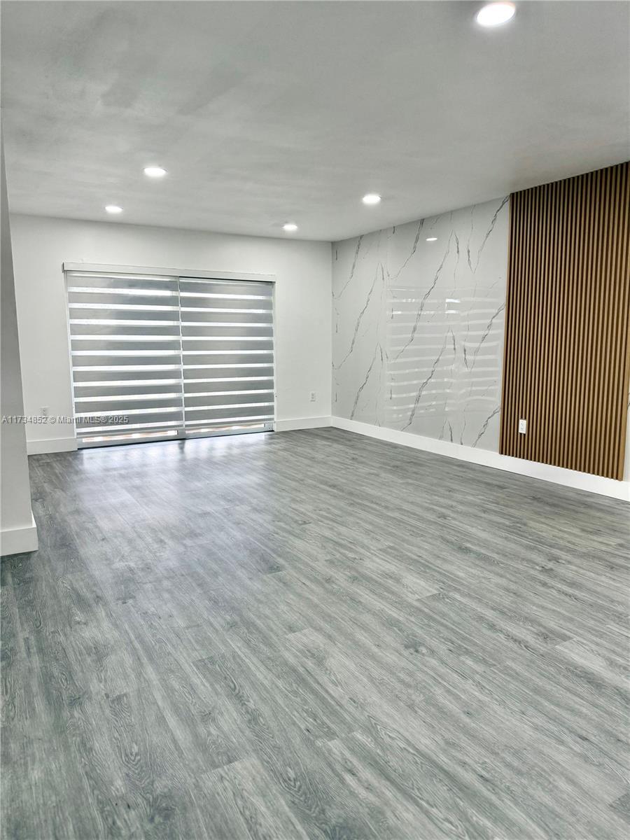 VILLAS OF MIAMI LAKES CON - Residential Lease