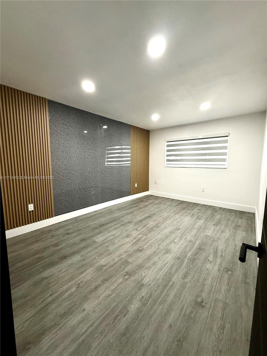 VILLAS OF MIAMI LAKES CON - Residential Lease