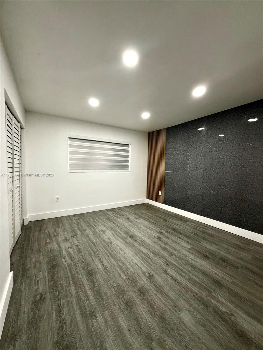 VILLAS OF MIAMI LAKES CON - Residential Lease