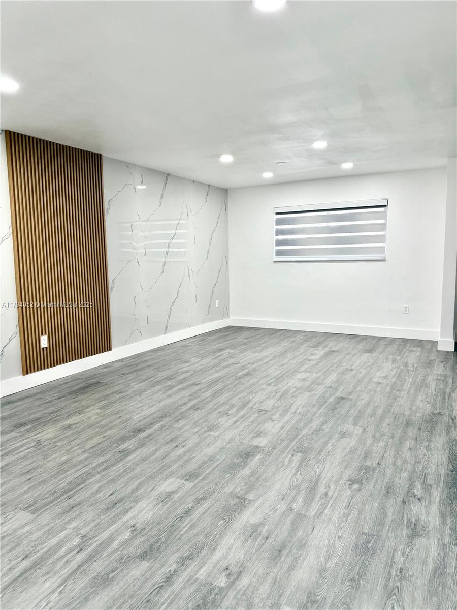 VILLAS OF MIAMI LAKES CON - Residential Lease
