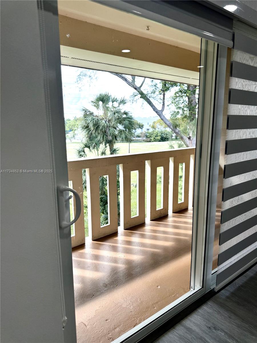 VILLAS OF MIAMI LAKES CON - Residential Lease