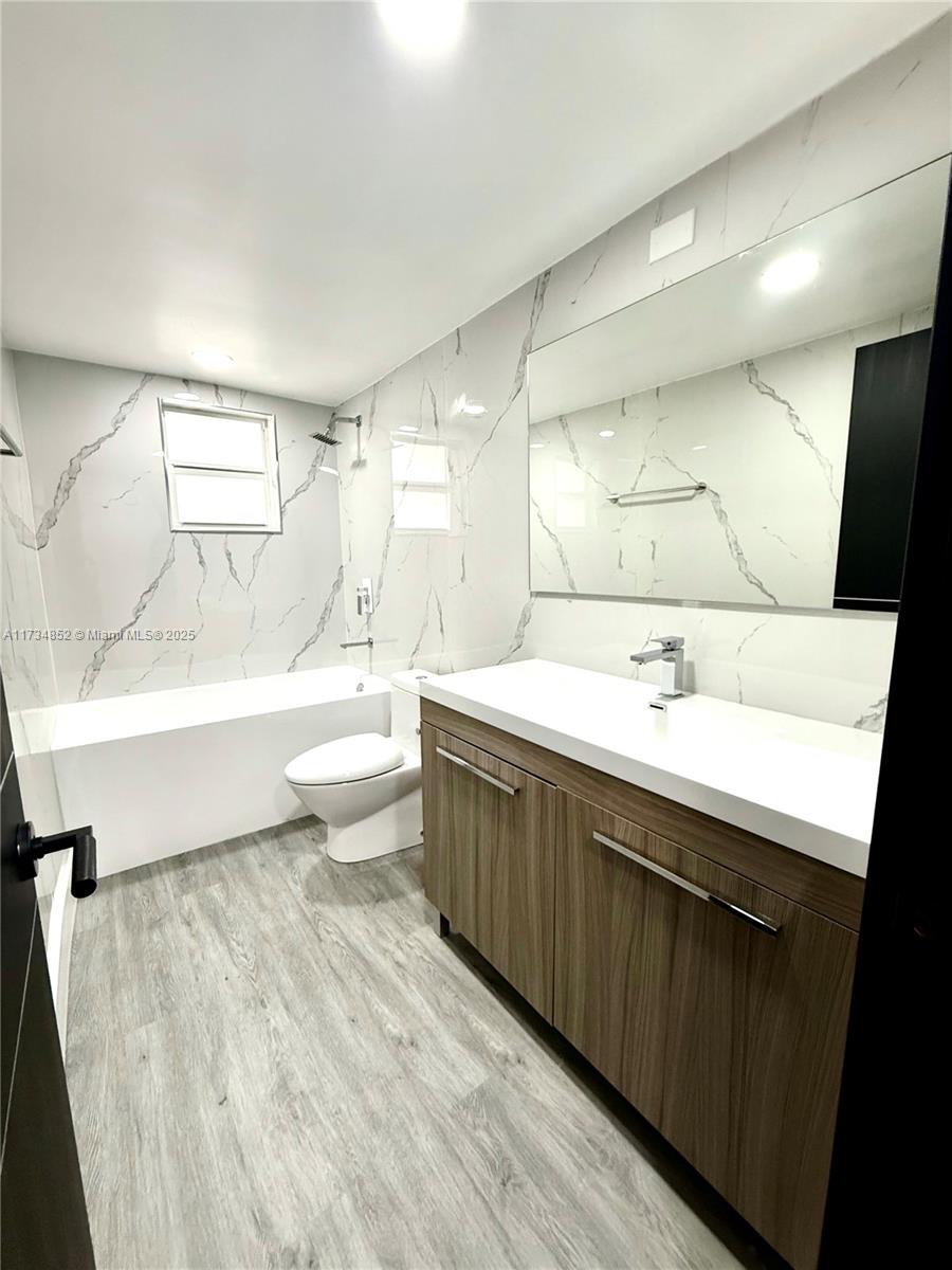 VILLAS OF MIAMI LAKES CON - Residential Lease