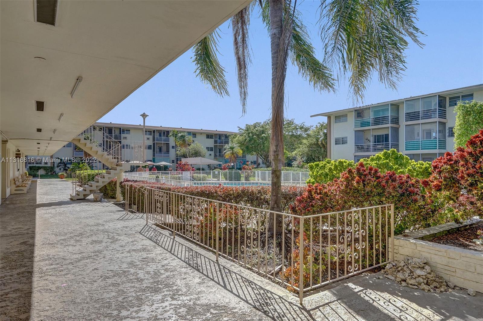 MAR-LEN GARDENS NO 12 COR - Residential