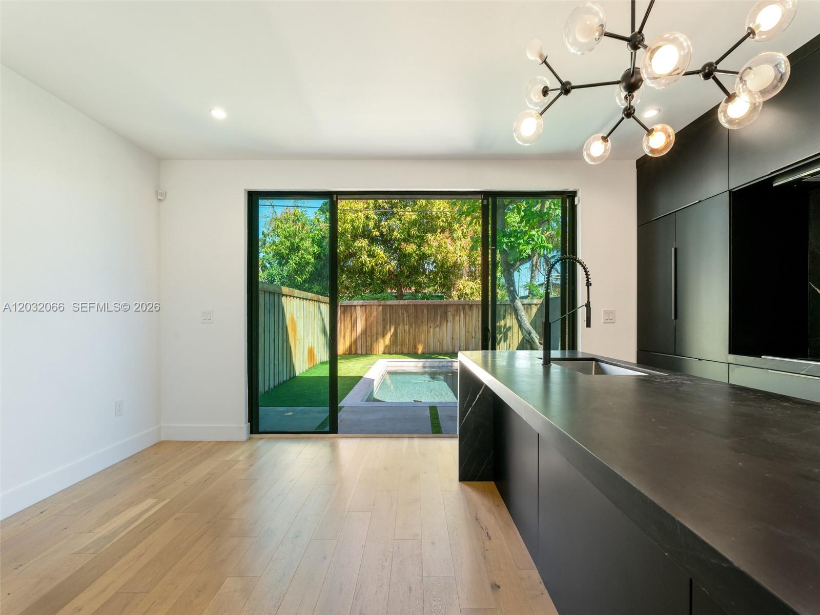 BAY VISTA PARK - Residential