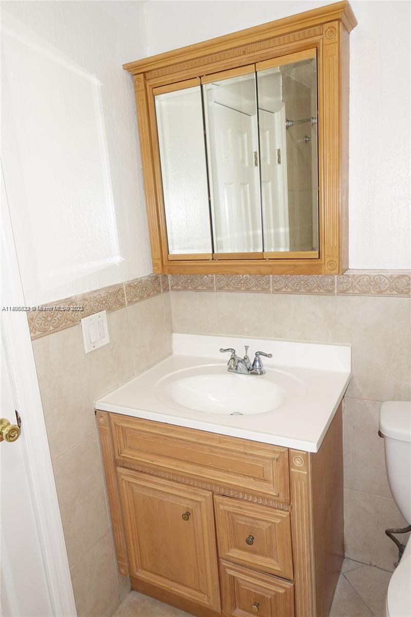MIAMI PARADISE CONDO - Residential Lease