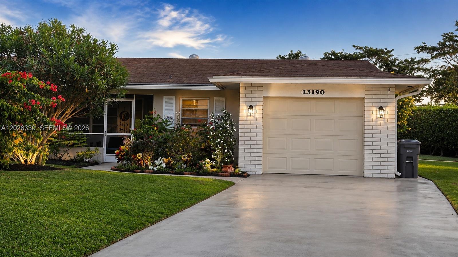 DELRAY VILLAS 2 - Residential