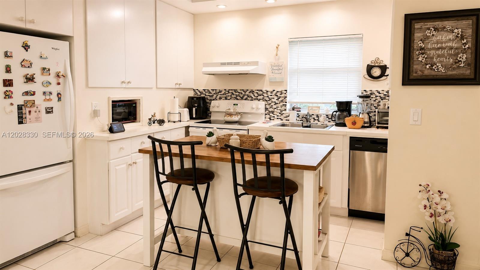 DELRAY VILLAS 2 - Residential