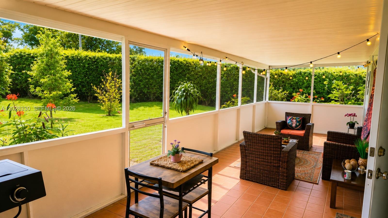 DELRAY VILLAS 2 - Residential