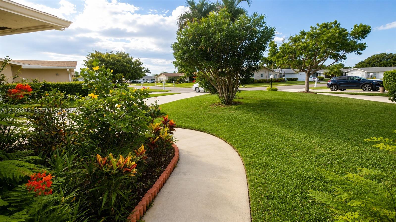 DELRAY VILLAS 2 - Residential