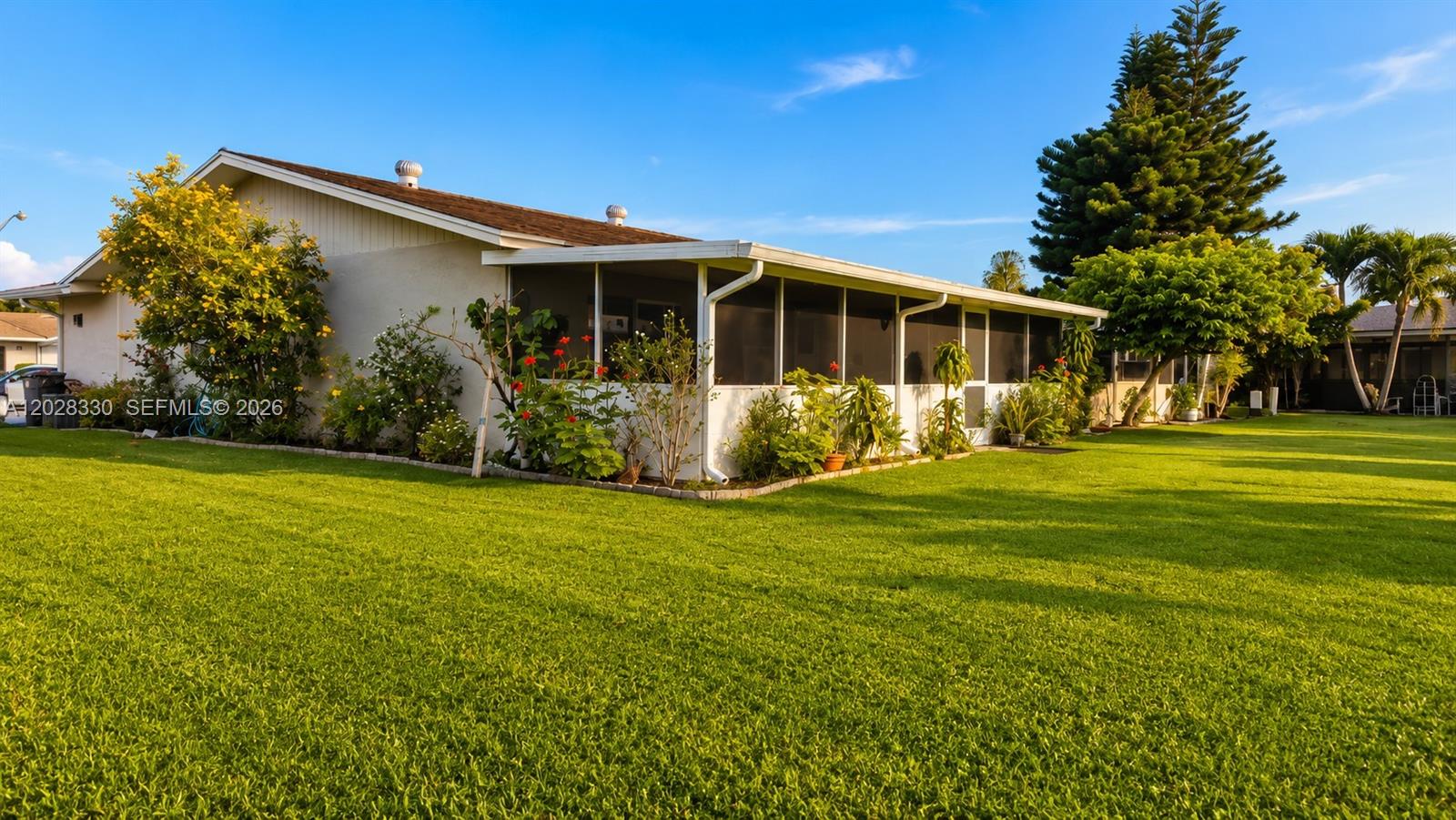 DELRAY VILLAS 2 - Residential