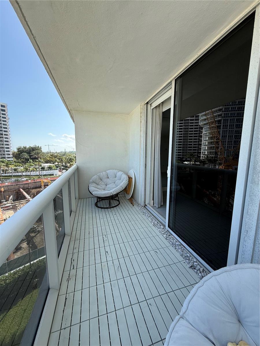 HARBOUR HOUSE - Residential