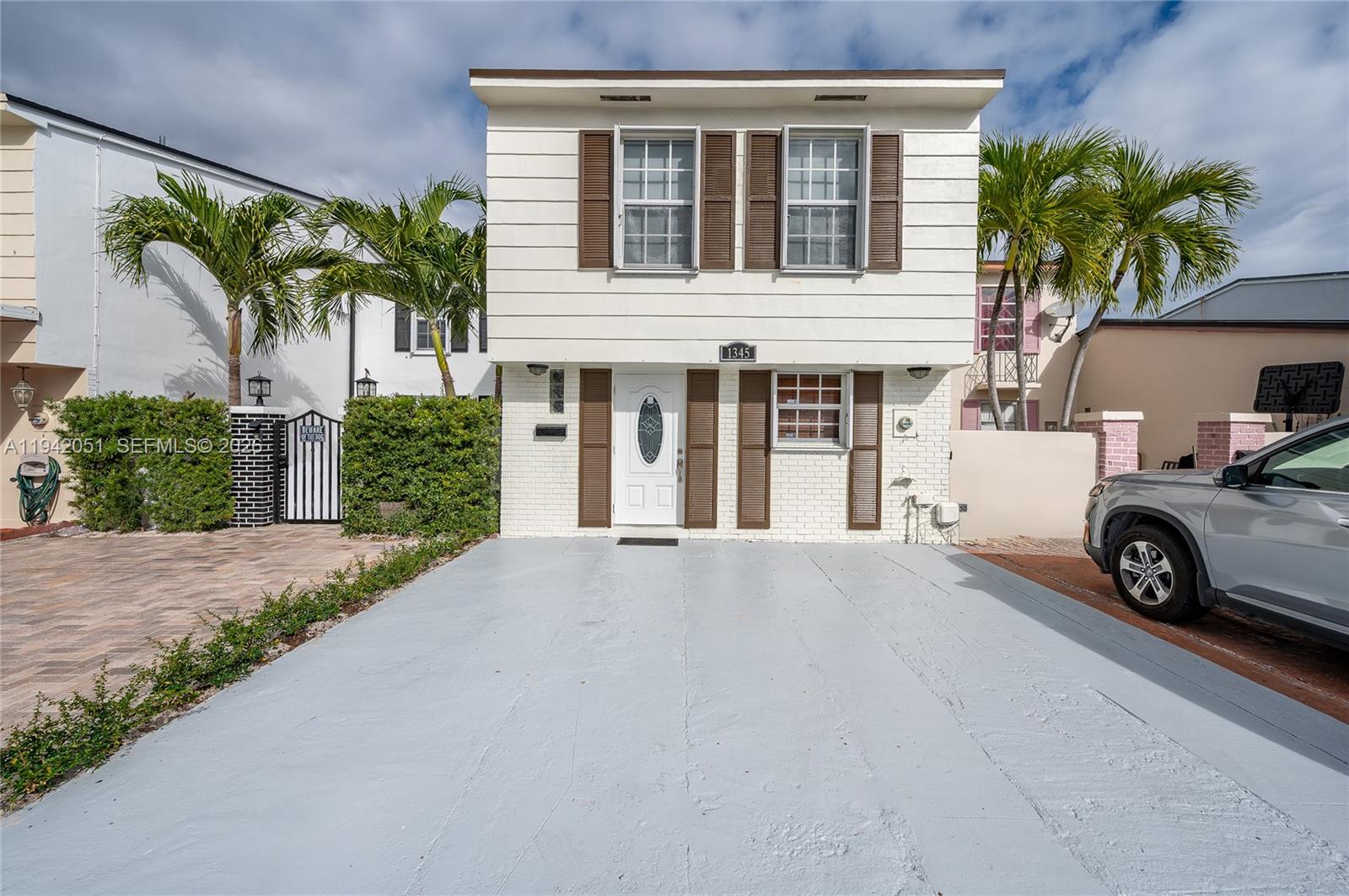 Spacious 3-bedroom, 2-1.2 bath townhouse For Rent in the heart of Hialeah with a serene lake view. This well-maintained residence offers a functional layout and generously sized bedrooms. Updated kitchen, Stainless Steel appliances,tiled floors and washer and dryer.  Enjoy peaceful water views from the backyard, perfect for relaxing after a long day. Centrally located near major highways, shopping centers, schools, restaurants, and public transportation. 
Easy to show-schedule your appointment today.