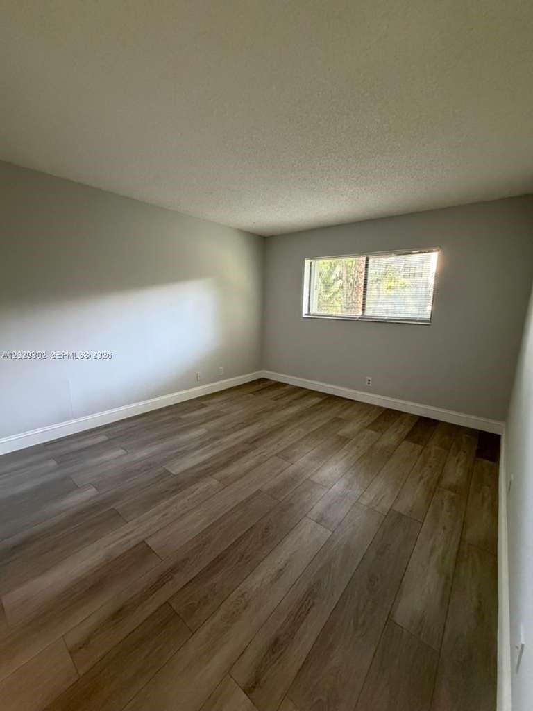 ORIOLE GOLF & TENNIS CLUB - Residential Lease