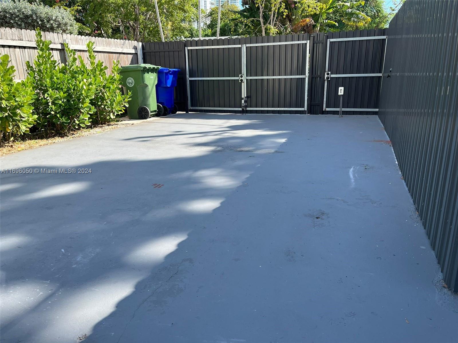 HOLLEMAN PARK - Residential Lease