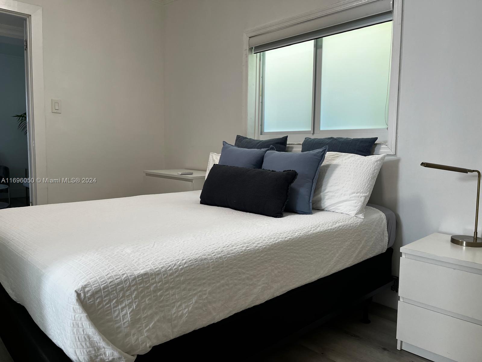 HOLLEMAN PARK - Residential Lease