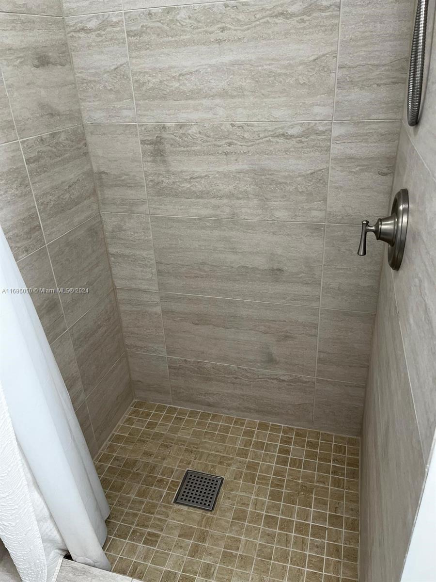 HOLLEMAN PARK - Residential Lease