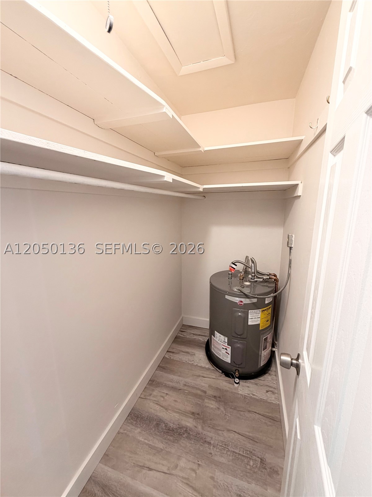 MIDDLE RIVER PARK - Residential Lease