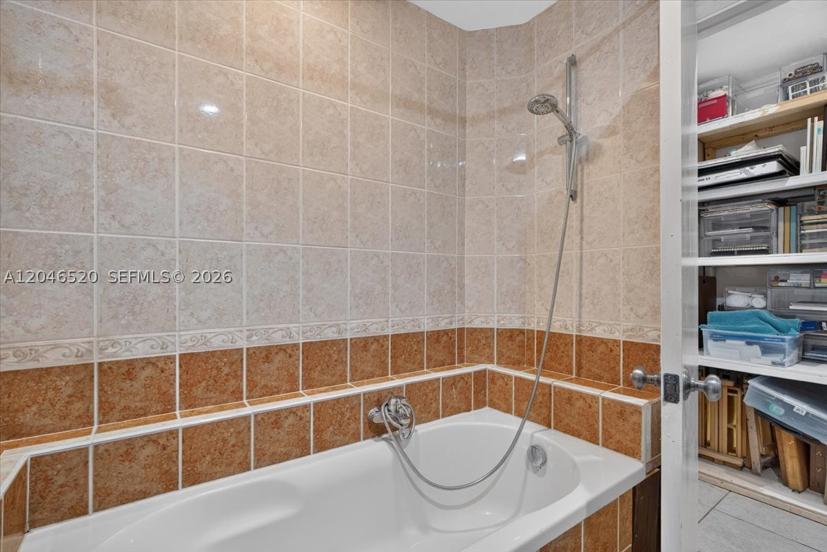 PALMETTO COUNTRY CLUB EST - Residential