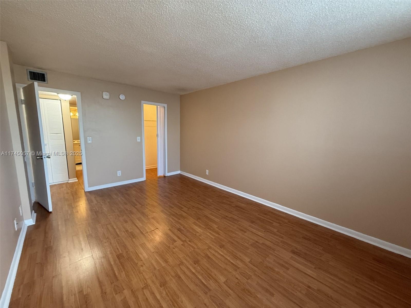 BREAKWATERS OF THE PALM B - Residential Lease