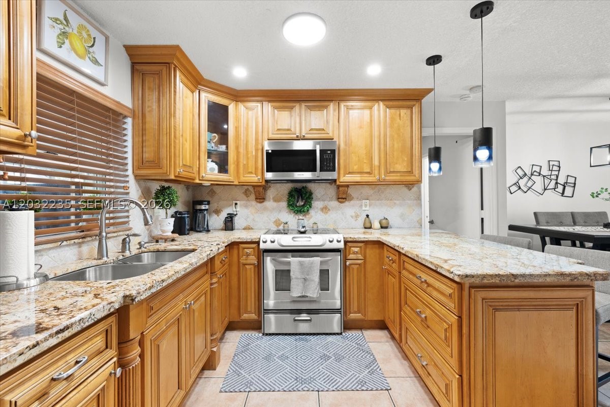 LAKES ON THE GREEN NORTH - Residential