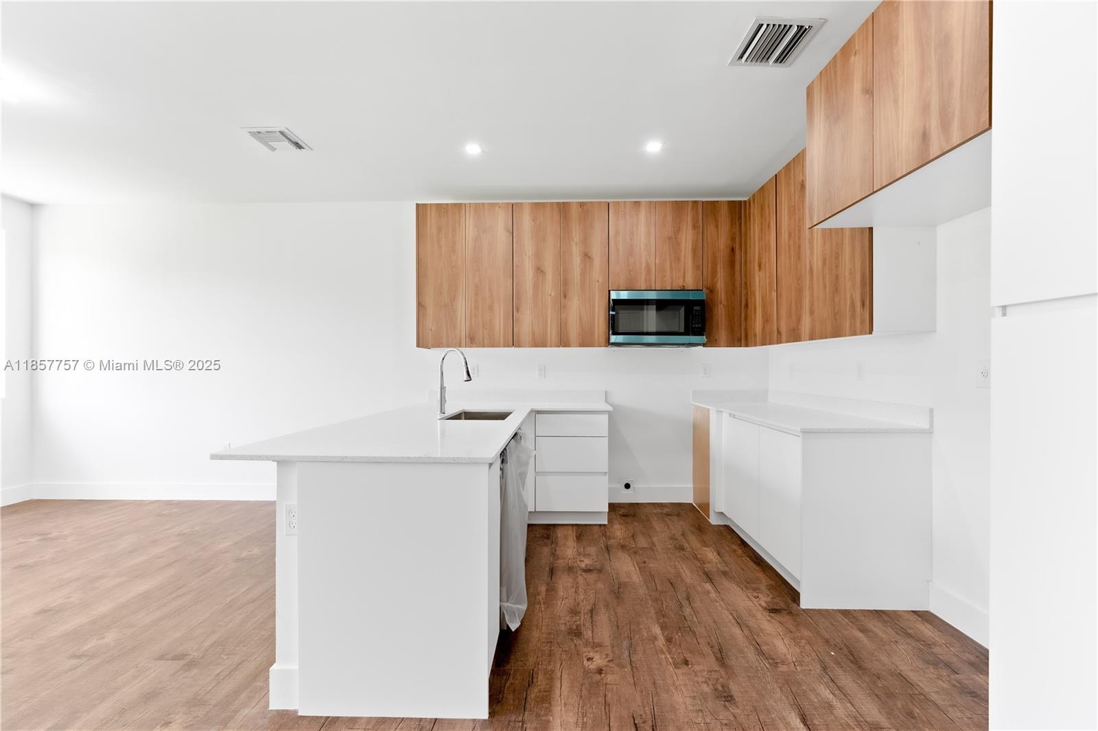 PALM AVE HEIGHTS - Residential