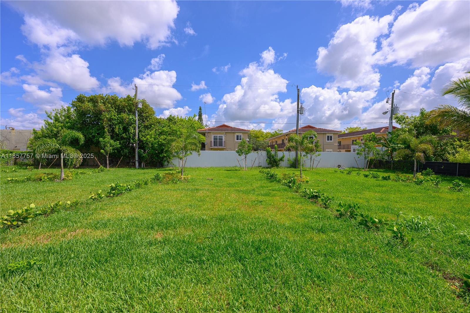PALM AVE HEIGHTS - Residential