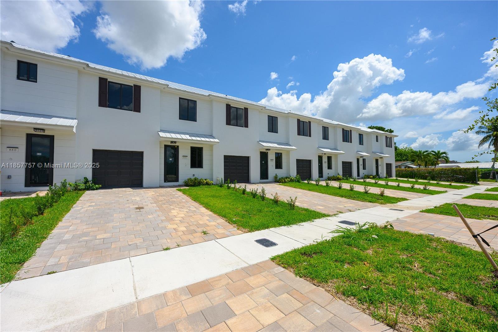 PALM AVE HEIGHTS - Residential