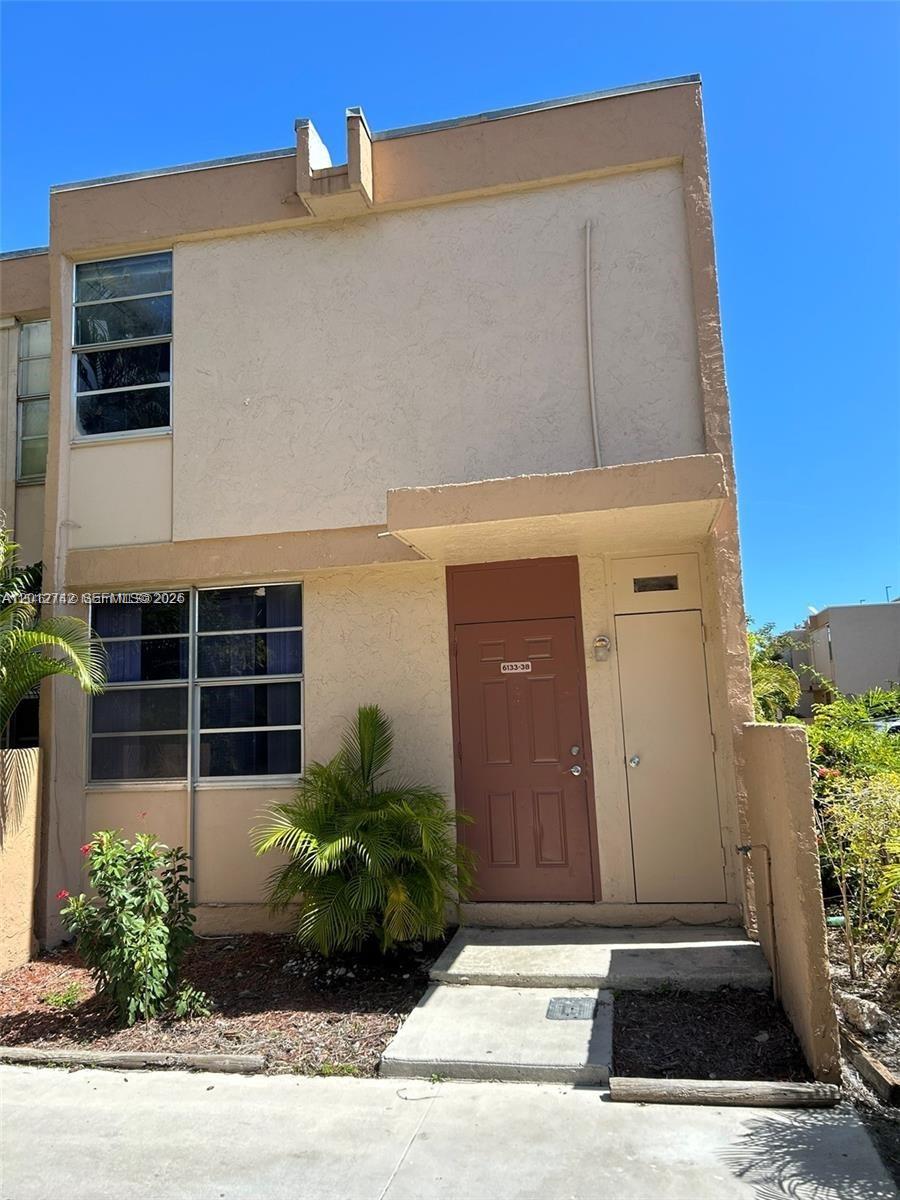 Welcome home to your corner unit Townhouse! This spacious 3 bedroom, 2 bathroom unit has been recently remodeled. Washer and dryer in unit. The backyard faces east, allowing the morning sunshine to light the house from the rear, while the front faces west, bathing the interior by changes of the sun throughout the day. Barbeque in your own outdoor patio. You are walking distance from Larking Hospital,  South Miami Hospital, The University of Miami and the City of South Miami’s downtown. 
The South Miami Metro Station a few blocks away provides north and south travel with ease. Currently rented for $2,600, can be vacant at closing.